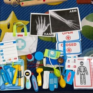 Melissa & Doug Children’s Doctor Medical Pre-tend Play Set